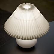 LE KLINT 314-bordlampe, hvid/messing, højde 27cm