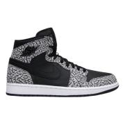 Retro High Limited Edition Sneakers