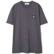 Urban Chest Logo T-shirt i kul