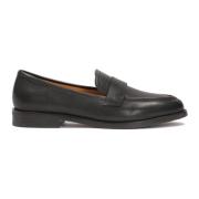 Sort loafers i minimalistisk stil