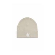 Monogram Beanie med Broderet Logo