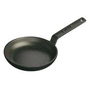 Staub Pan Series ministegepande i sort, Ø12cm