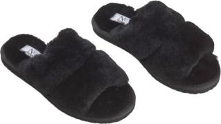 NATURES Collection Slippers Straps (of 100% New Zealand Sheepskin) Bla...