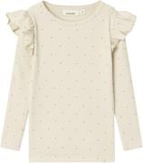 Lil' Atelier Nmfgago KUO LS Slim TOP LIL Str 92 - Birch Bluser hos Mag...