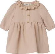 Lil' Atelier Nbfrosita LS Body Dress LIL Str 68 - Rugby Tan Kjoler hos...