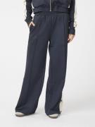 Neo Noir Puggy Track Suit Pants Kvinde Navy Bukser Str 40 - hos Magasi...